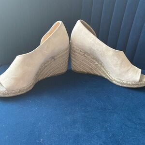 Vince Women's Tan Espadrille Peep-Toe Shoes